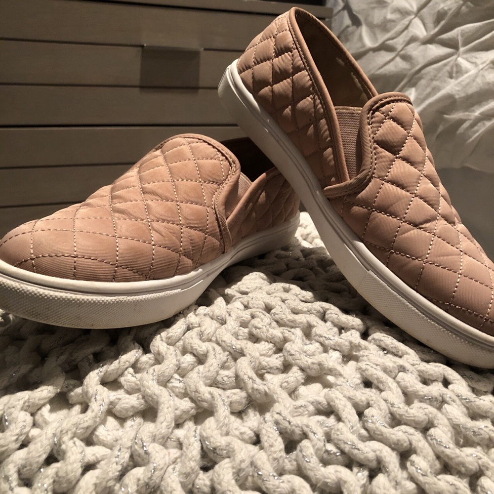 Blush Steve Madden slip ons